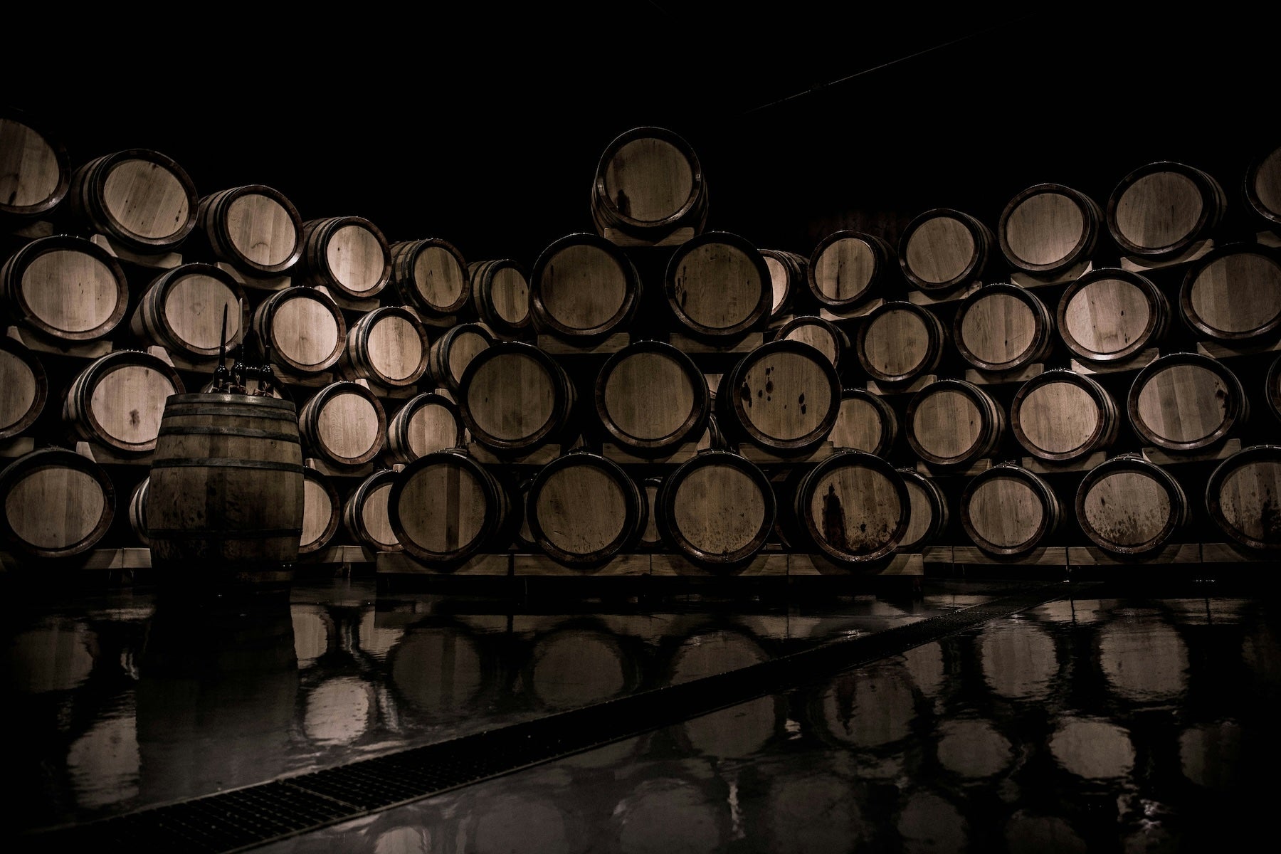 Expert Bonded Warehousing: The Backbone of Whisky Storage